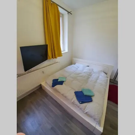 Gemuetliches Neben Der Burg *